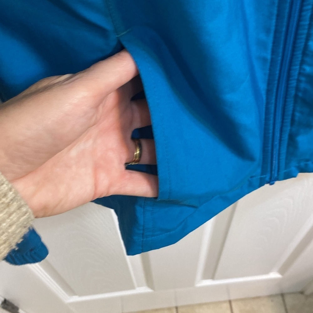 New Balance Turquoise Running Hiking Jacket Coat Women’s Size Small Reflective - Picture 5 of 8